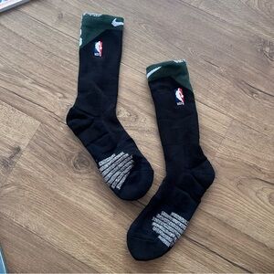Nike NBA Black and Green Bucks Colors  Athletic Crew Socks Size Large